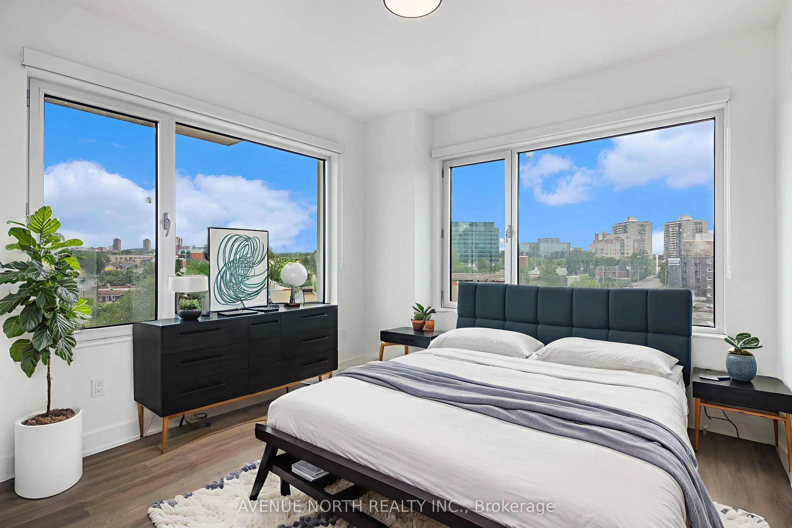 280 Montgomery Street, #1303