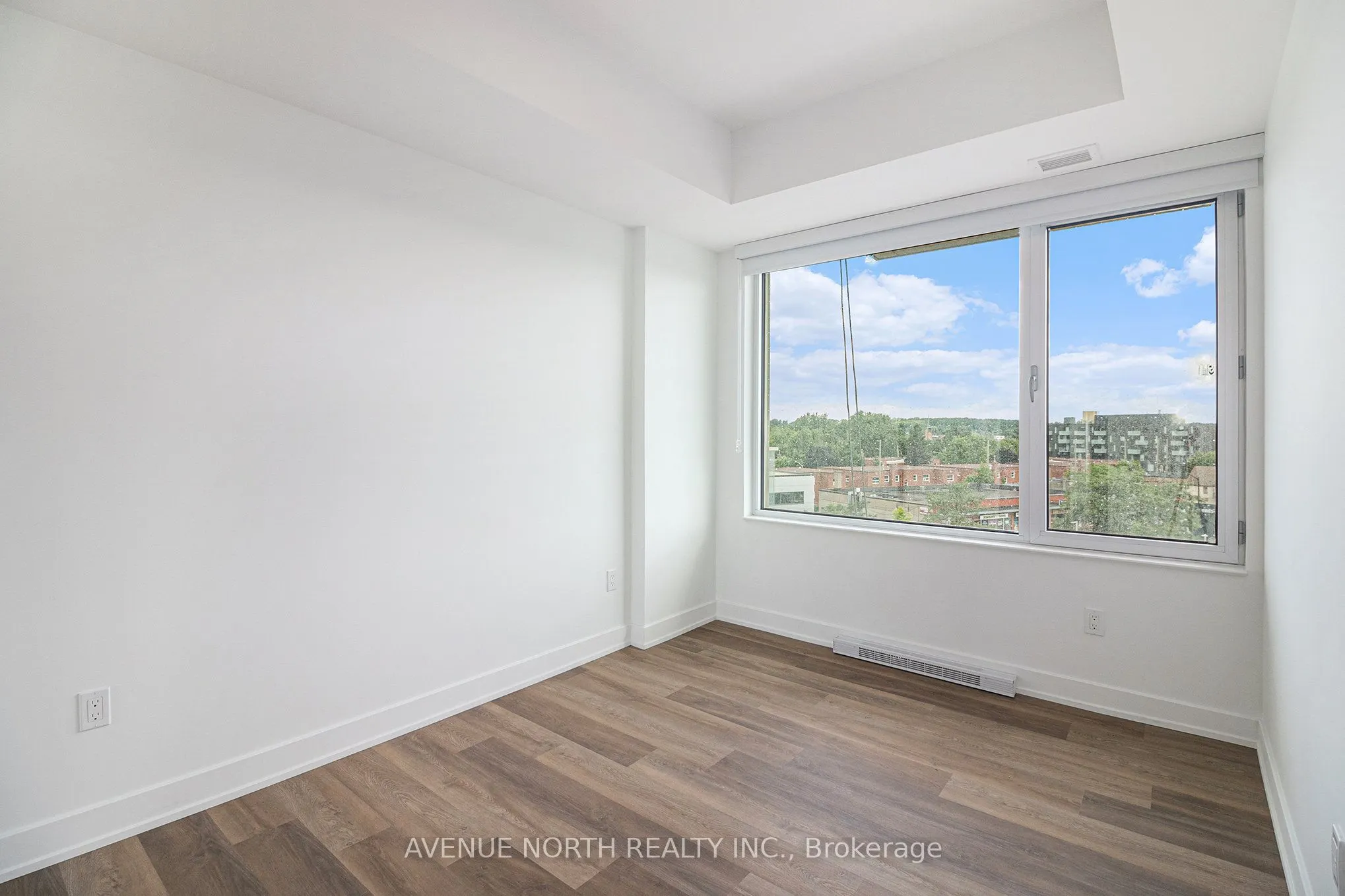280 Montgomery Street, #1303