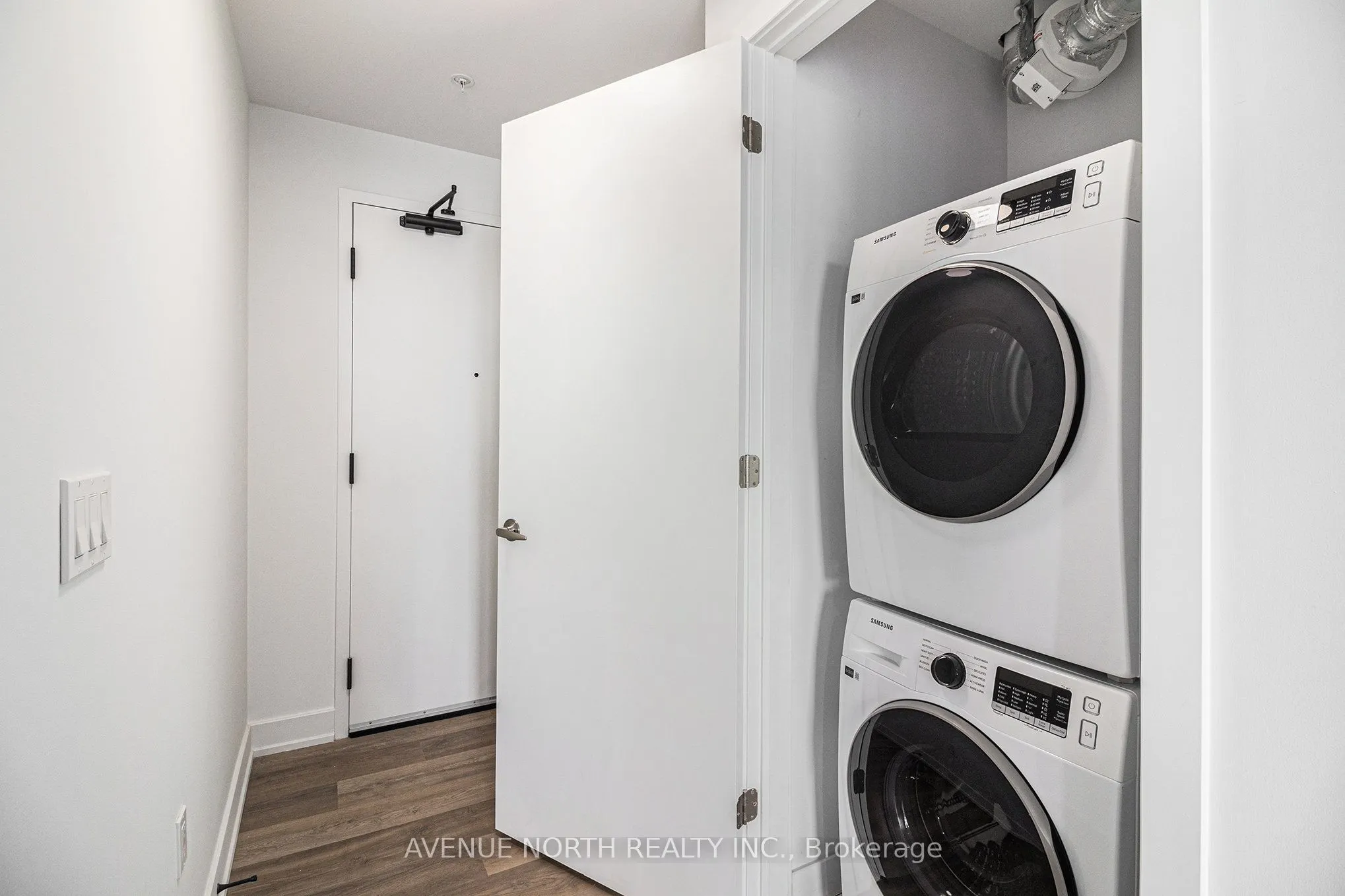 280 Montgomery Street, #1303