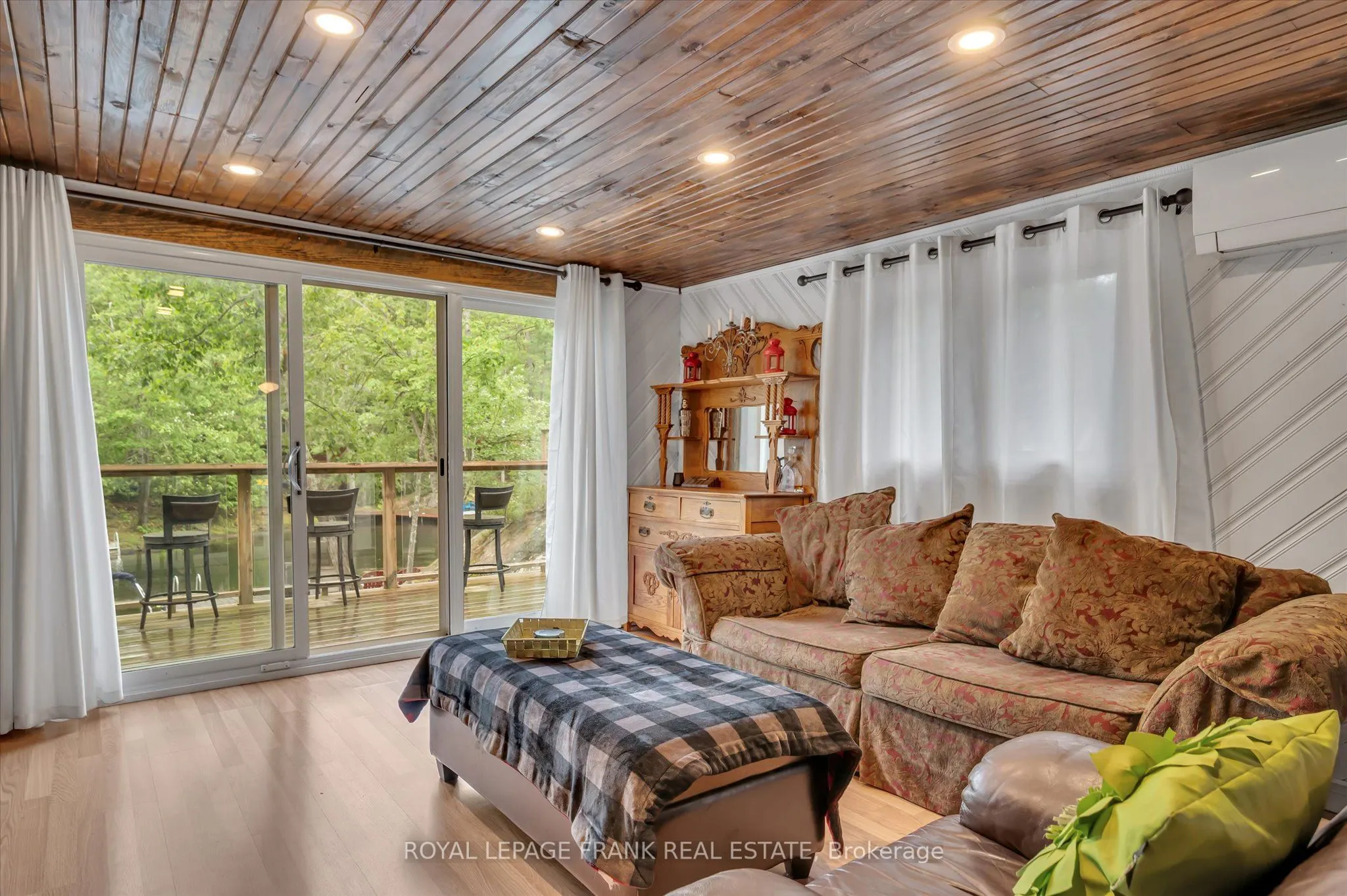 3571 Harbour Point Lane