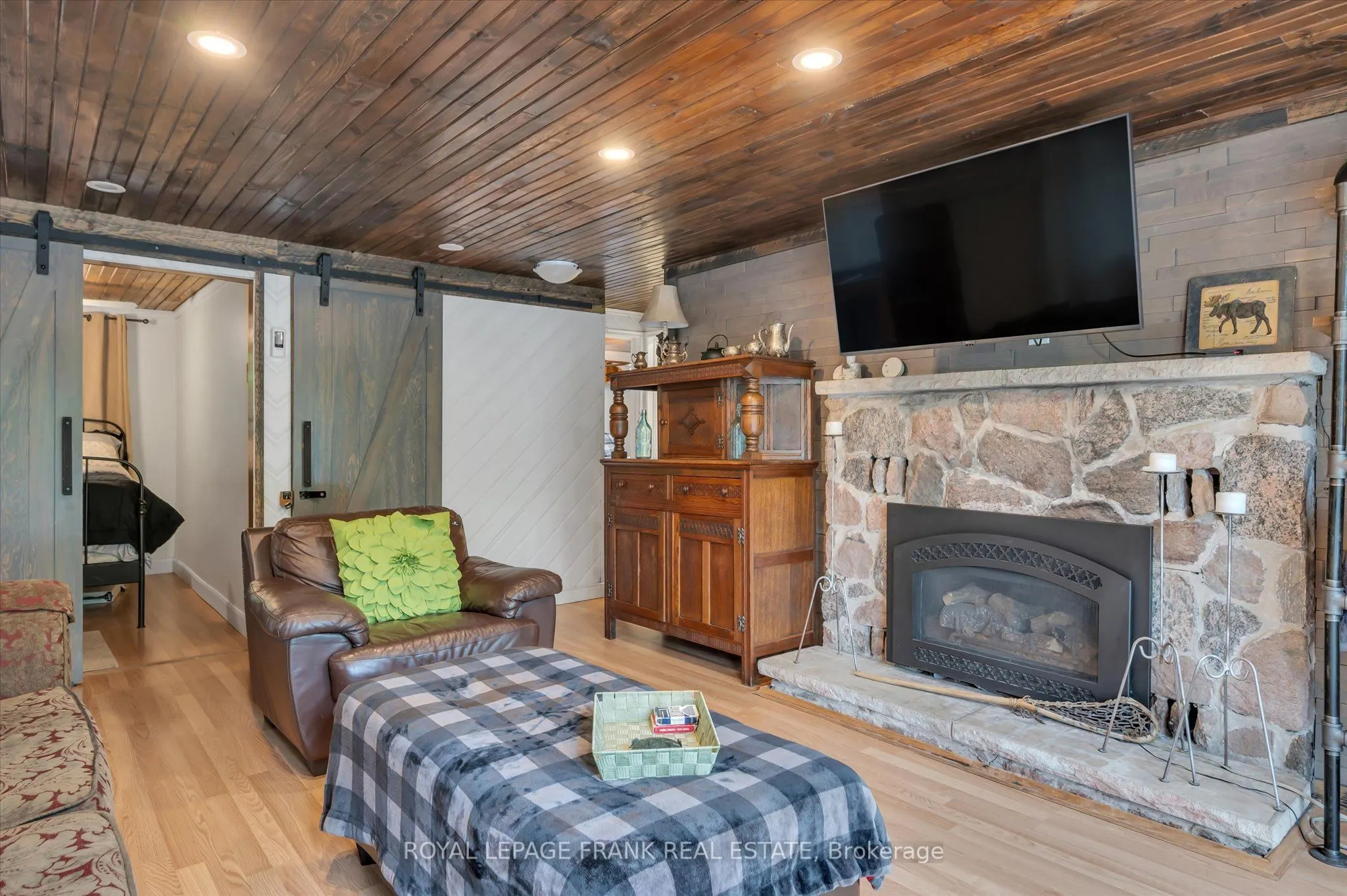 3571 Harbour Point Lane
