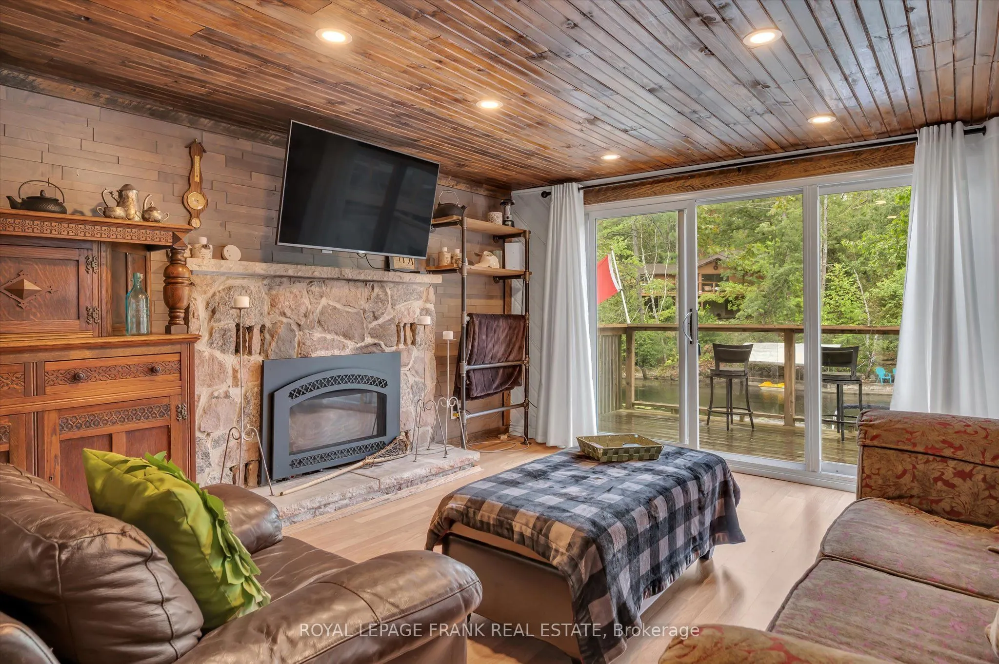 3571 Harbour Point Lane