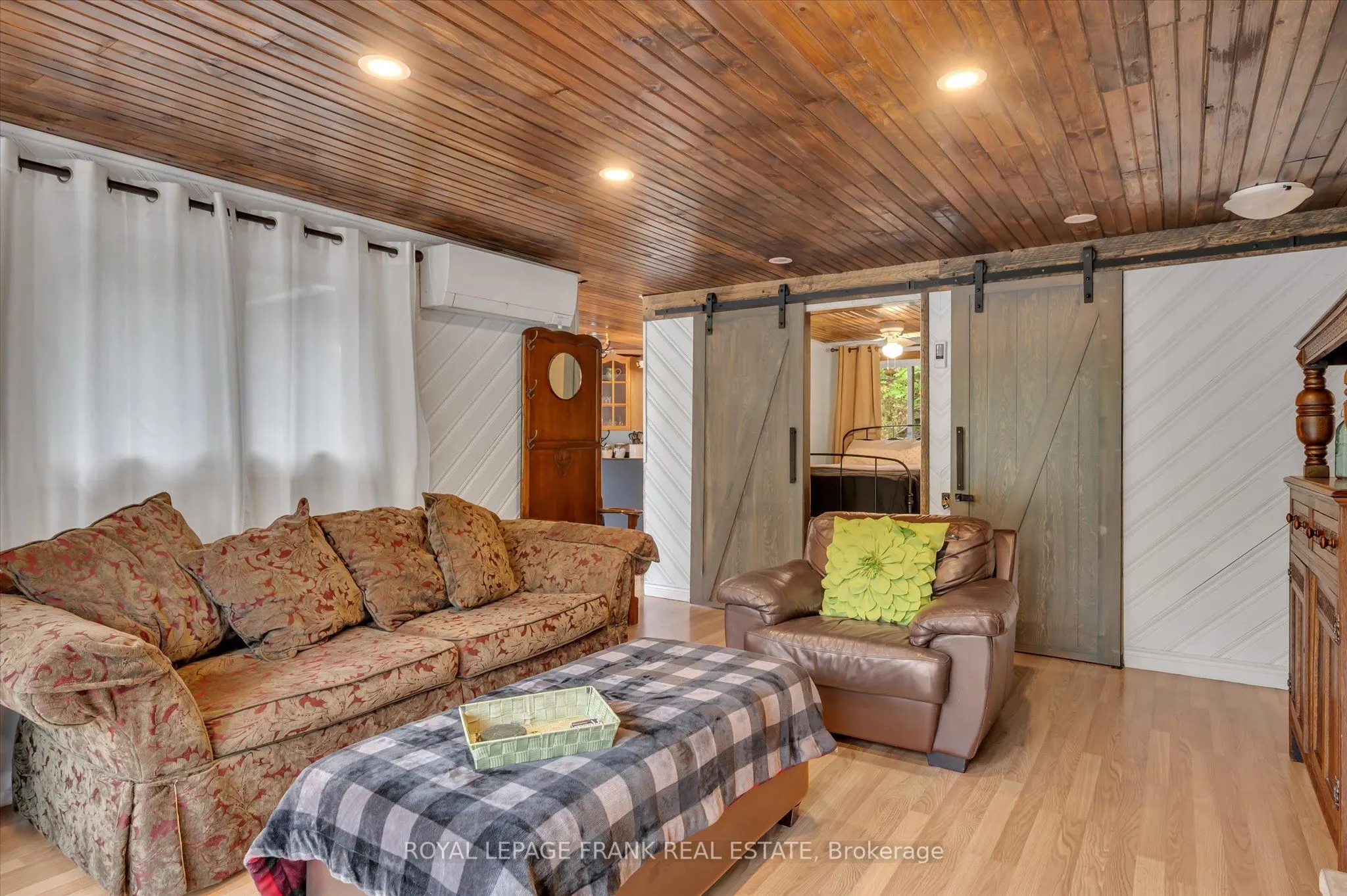 3571 Harbour Point Lane