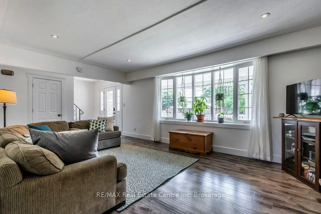 42 Westminster Avenue
