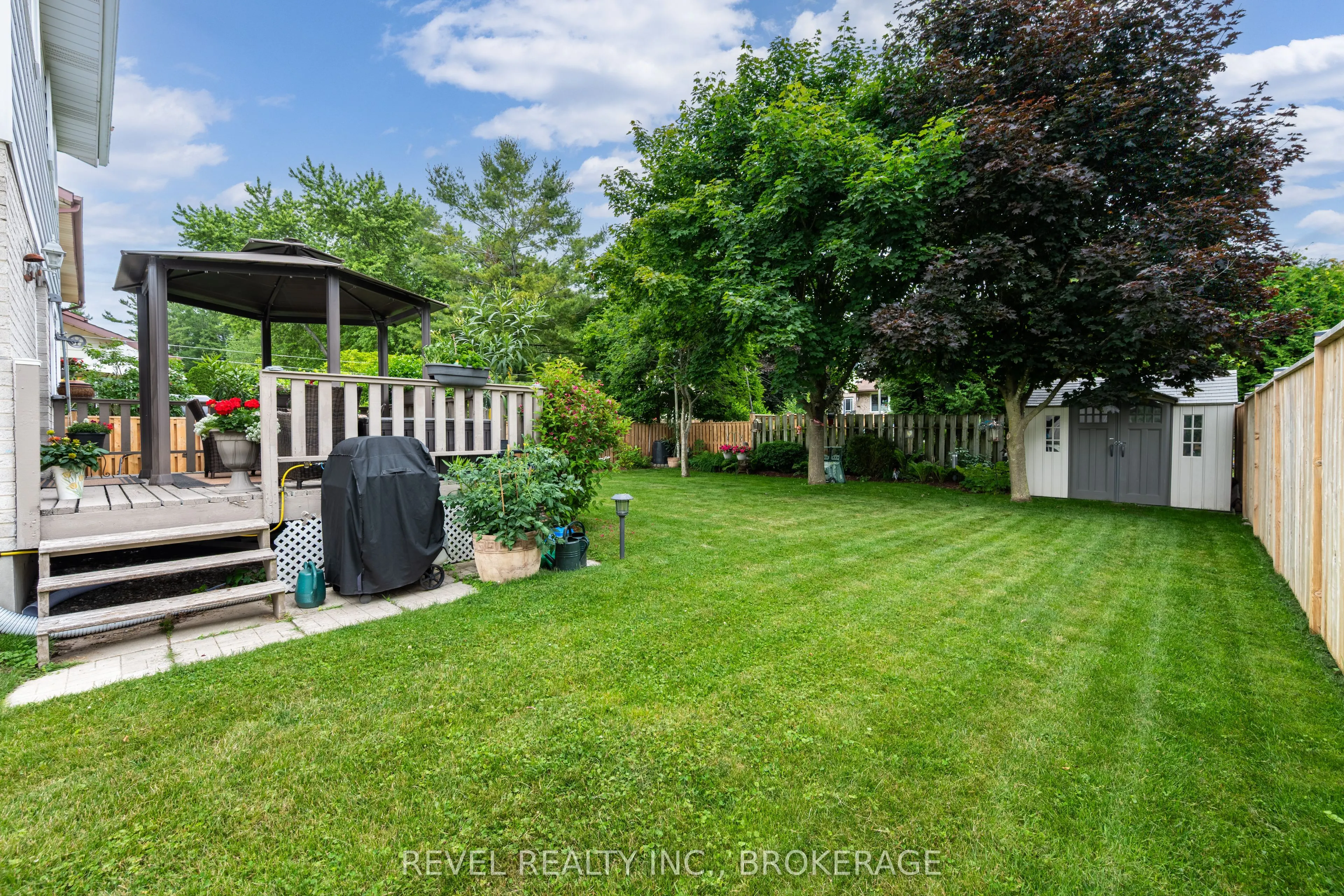 842 Lancaster Drive