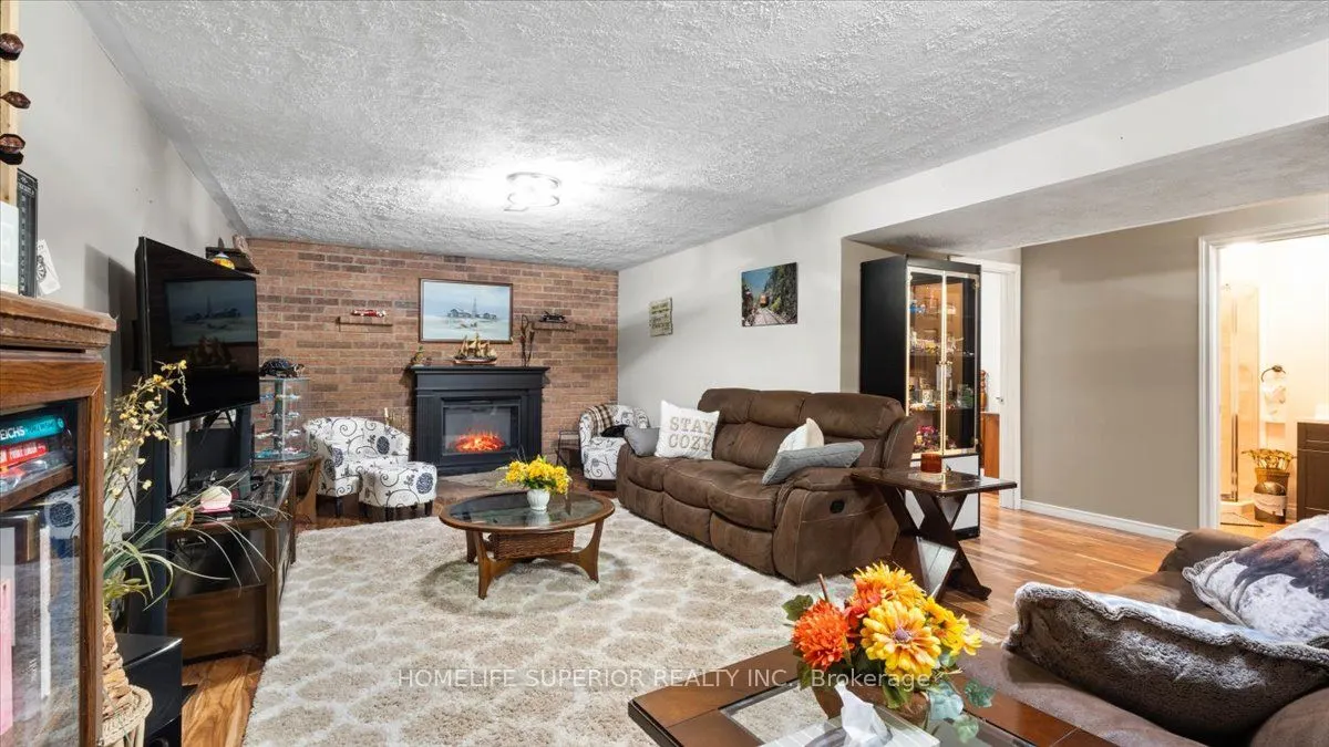 226 Lahey Road E