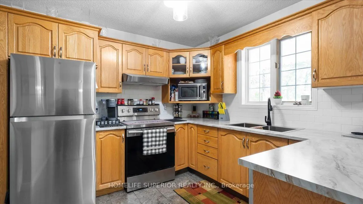 226 Lahey Road E