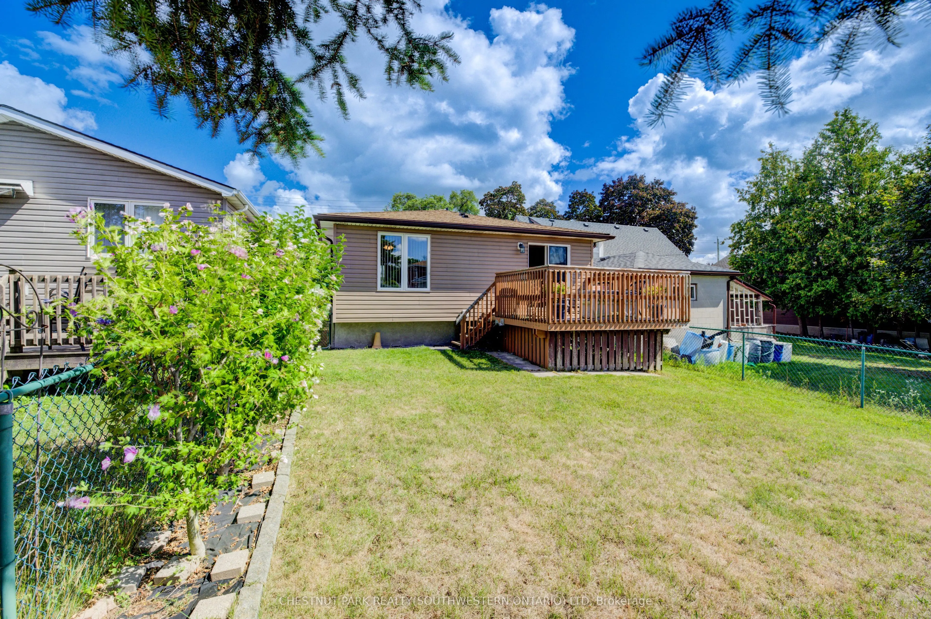 34 4th Avenue