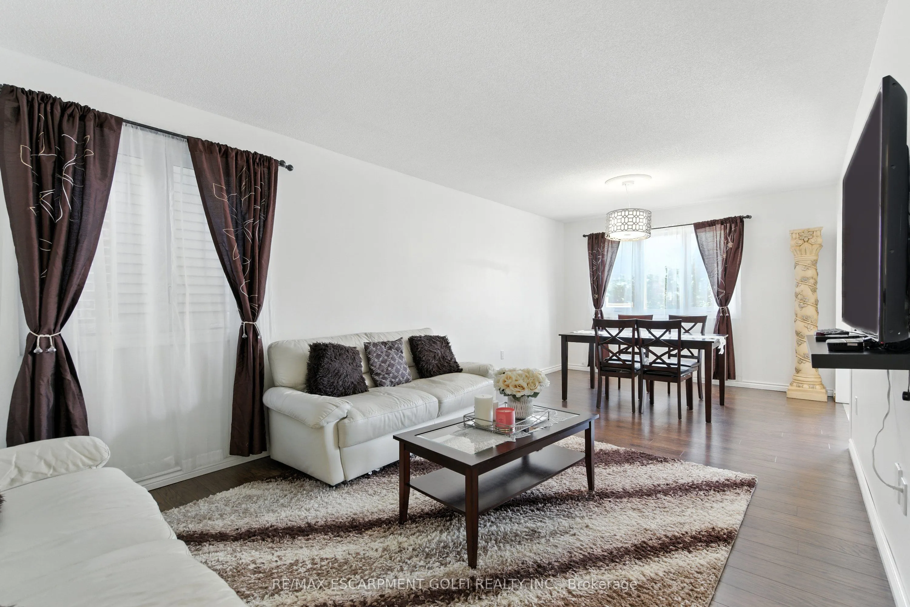 35 Jacqueline Boulevard