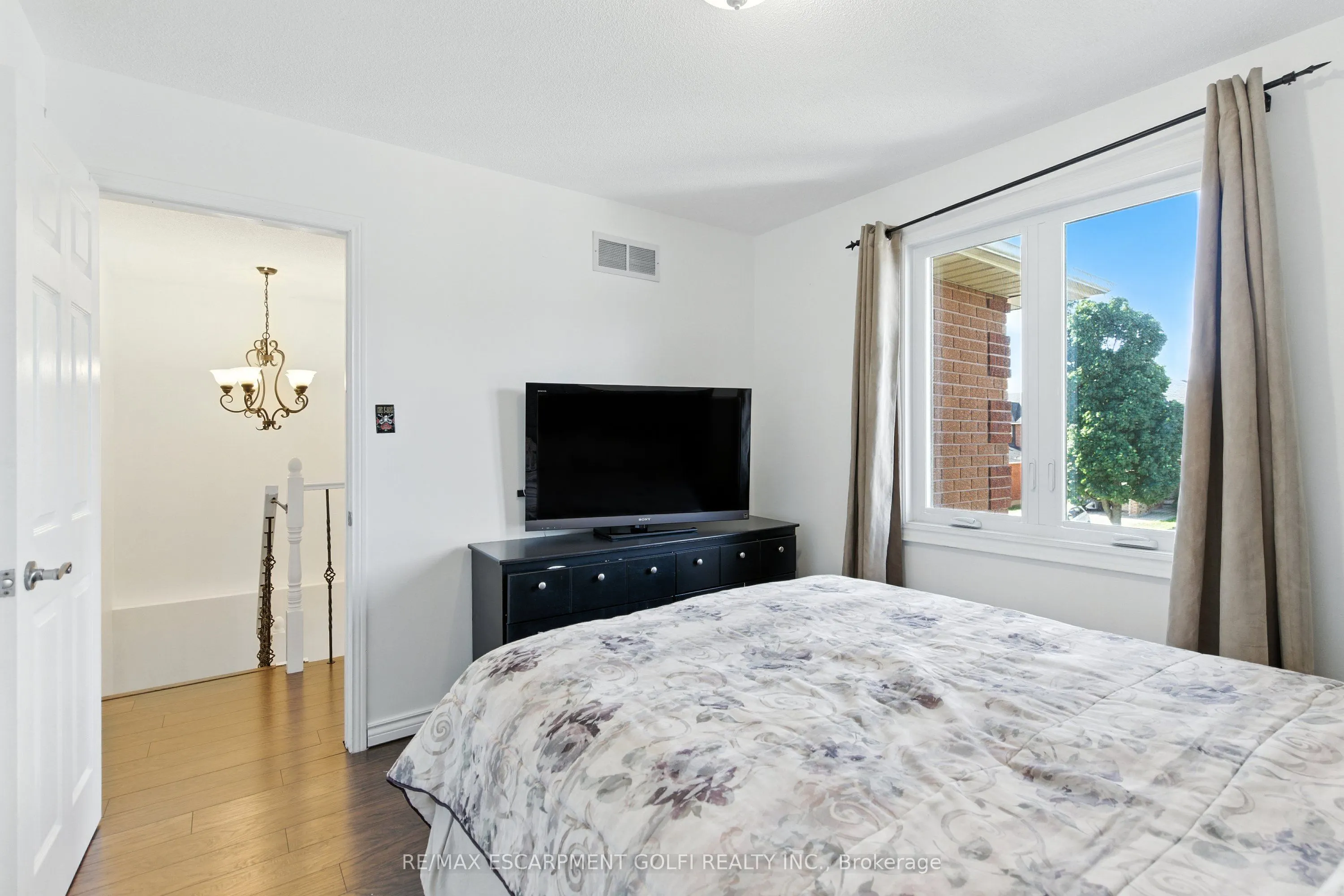 35 Jacqueline Boulevard
