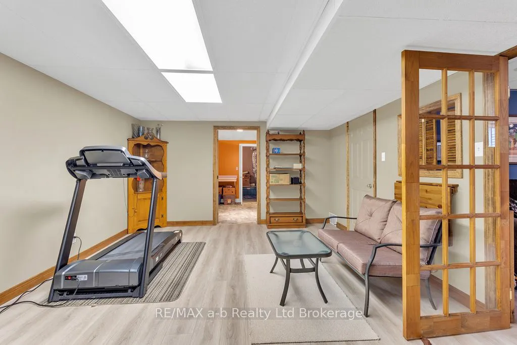 53 Woodland Crescent