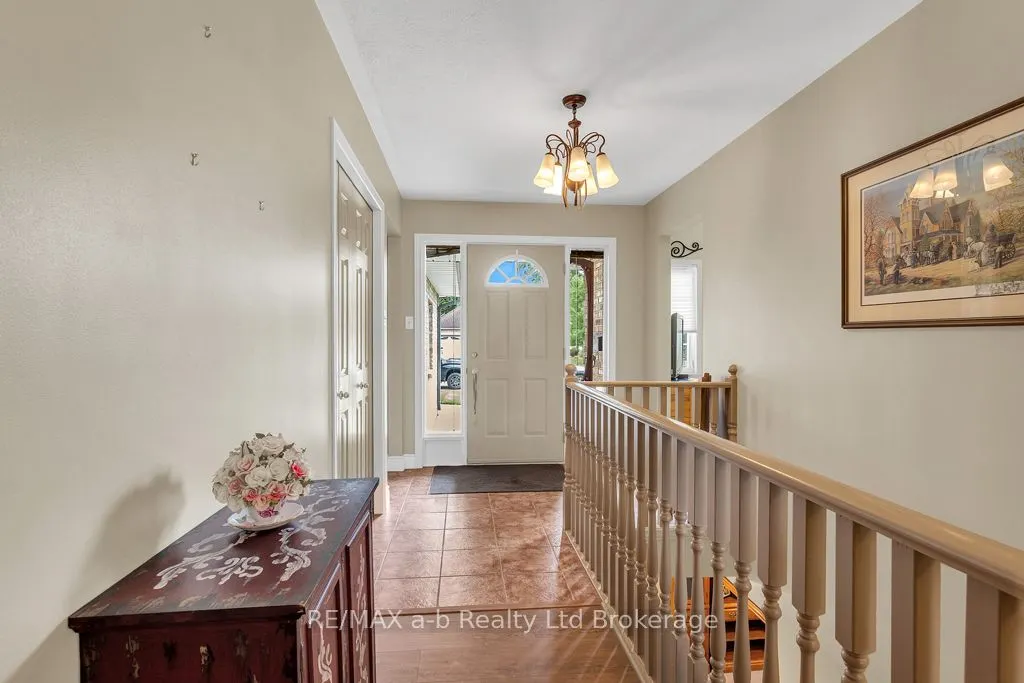 53 Woodland Crescent