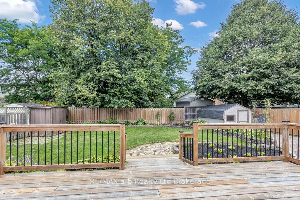 53 Woodland Crescent