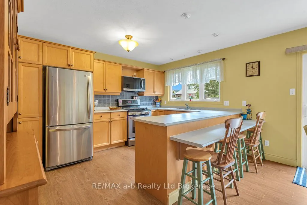 53 Woodland Crescent