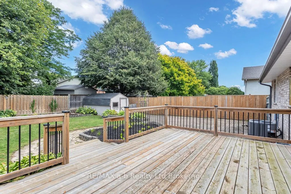 53 Woodland Crescent