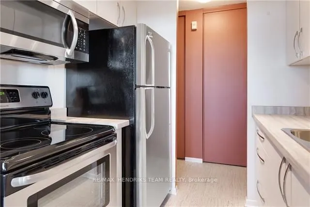 215 Glenridge Avenue, #606