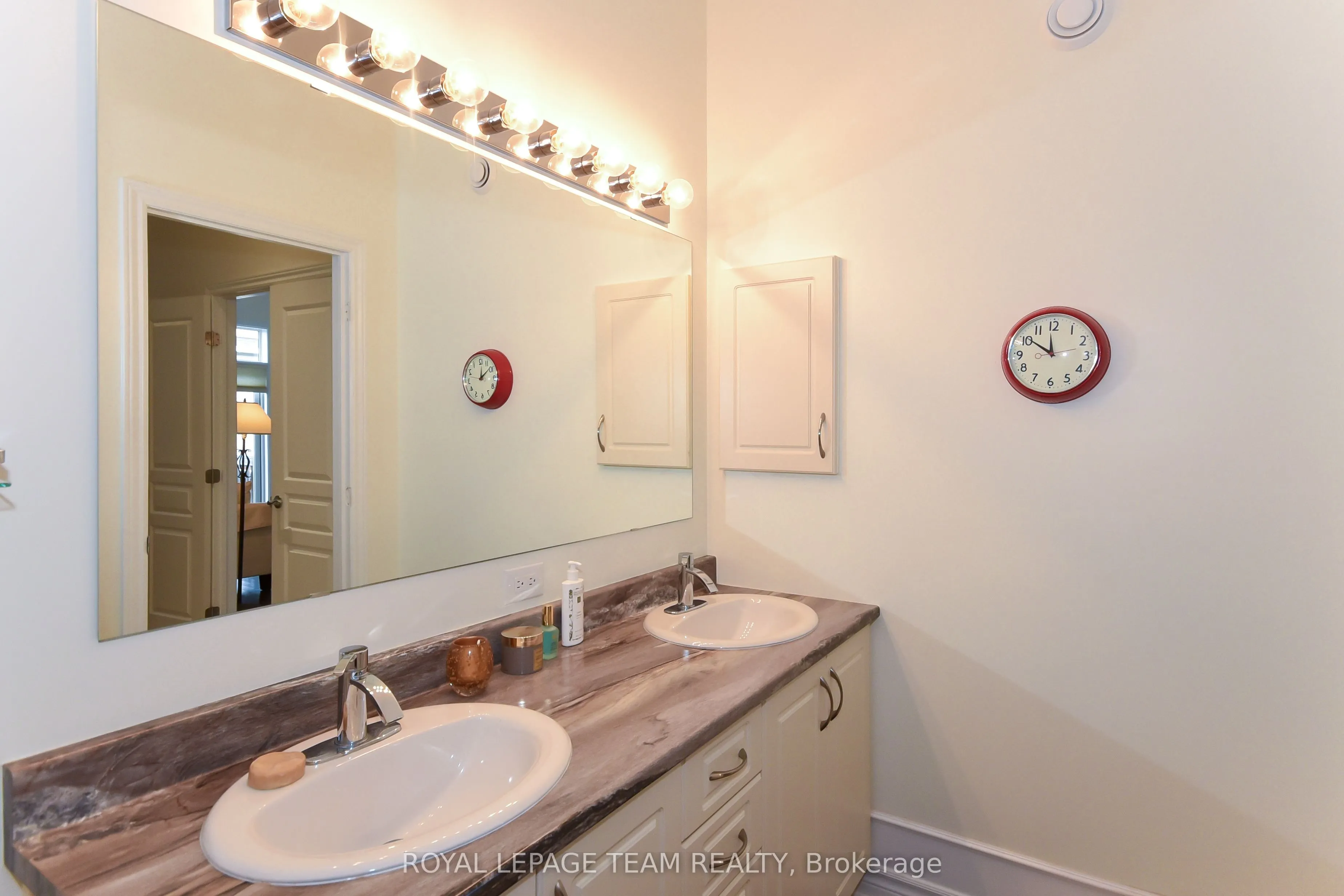 181 Oxford Street W