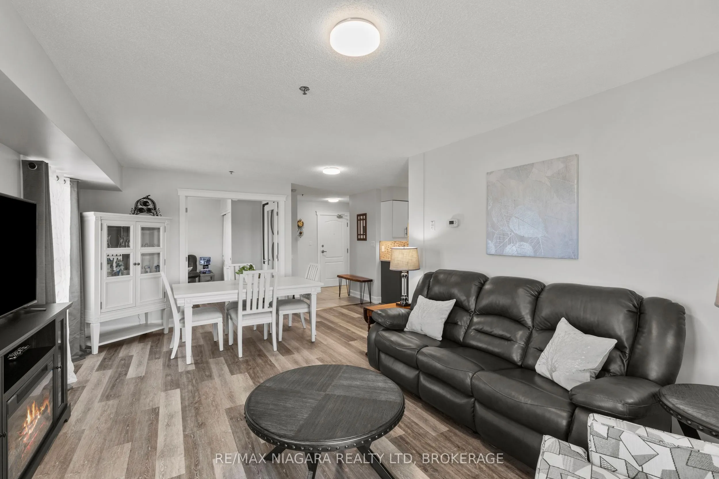 330 PRINCE CHARLES Drive, #1304