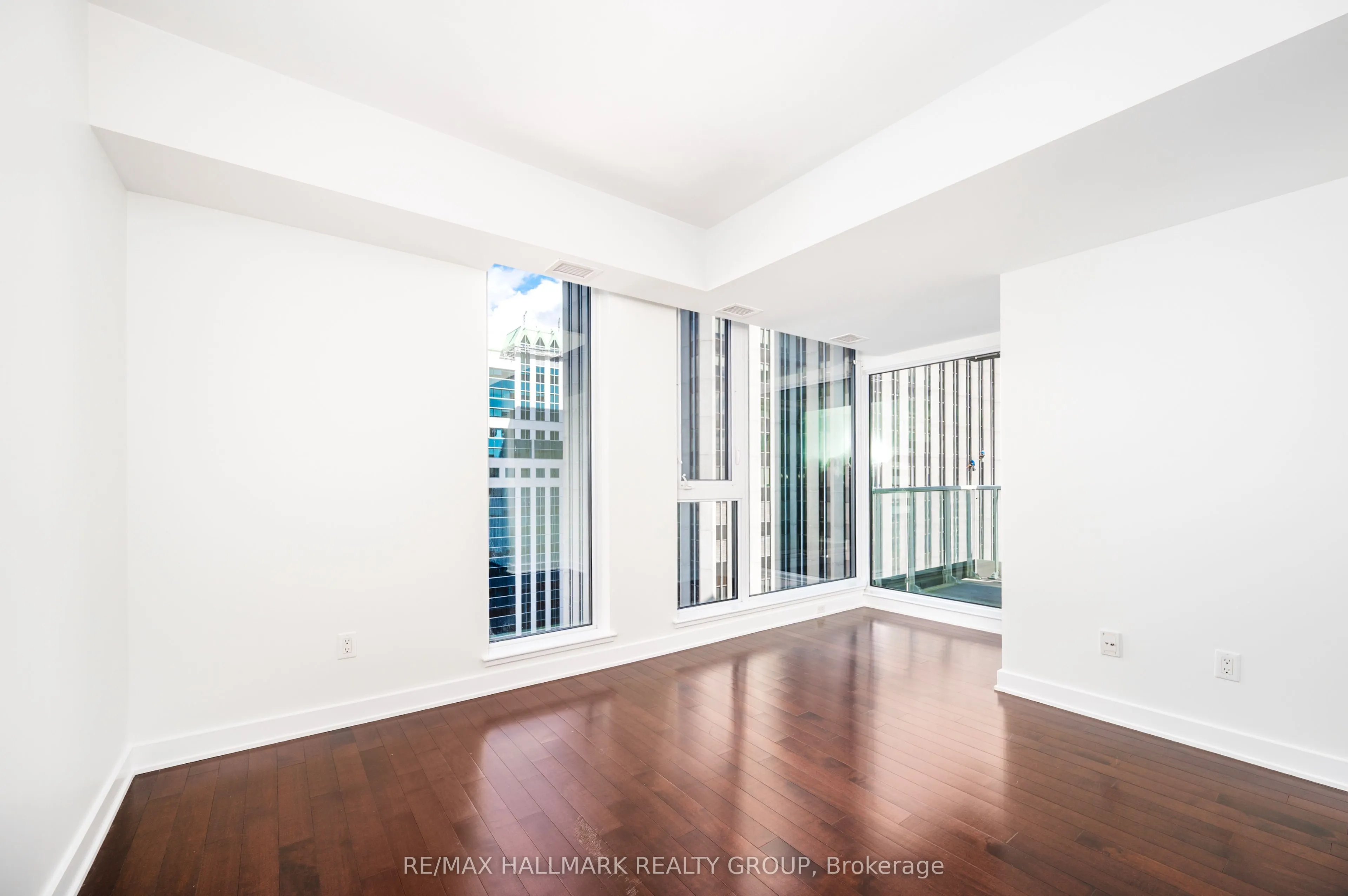 179 Metcalfe Street, #1904
