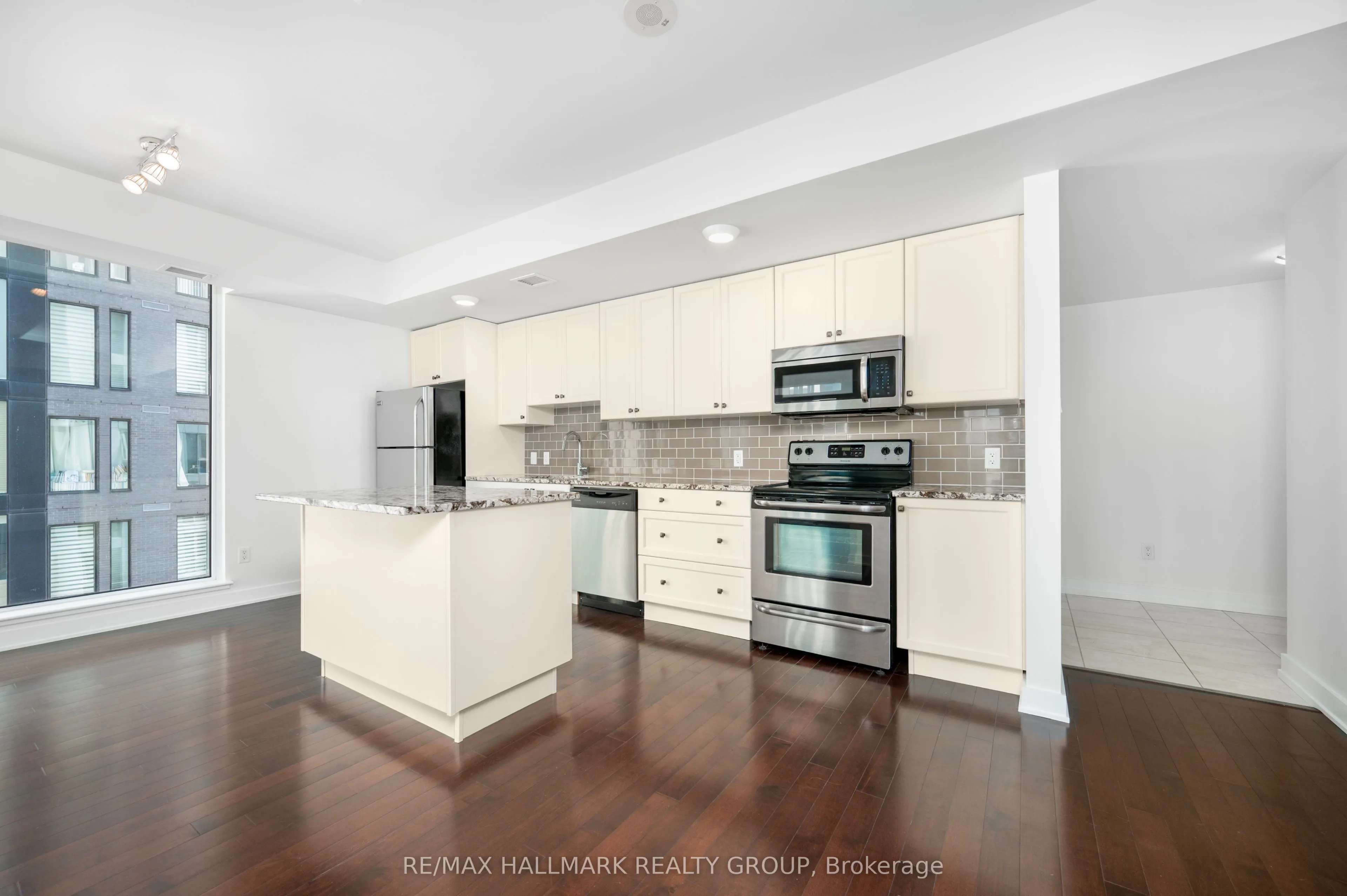 179 Metcalfe Street, #1904