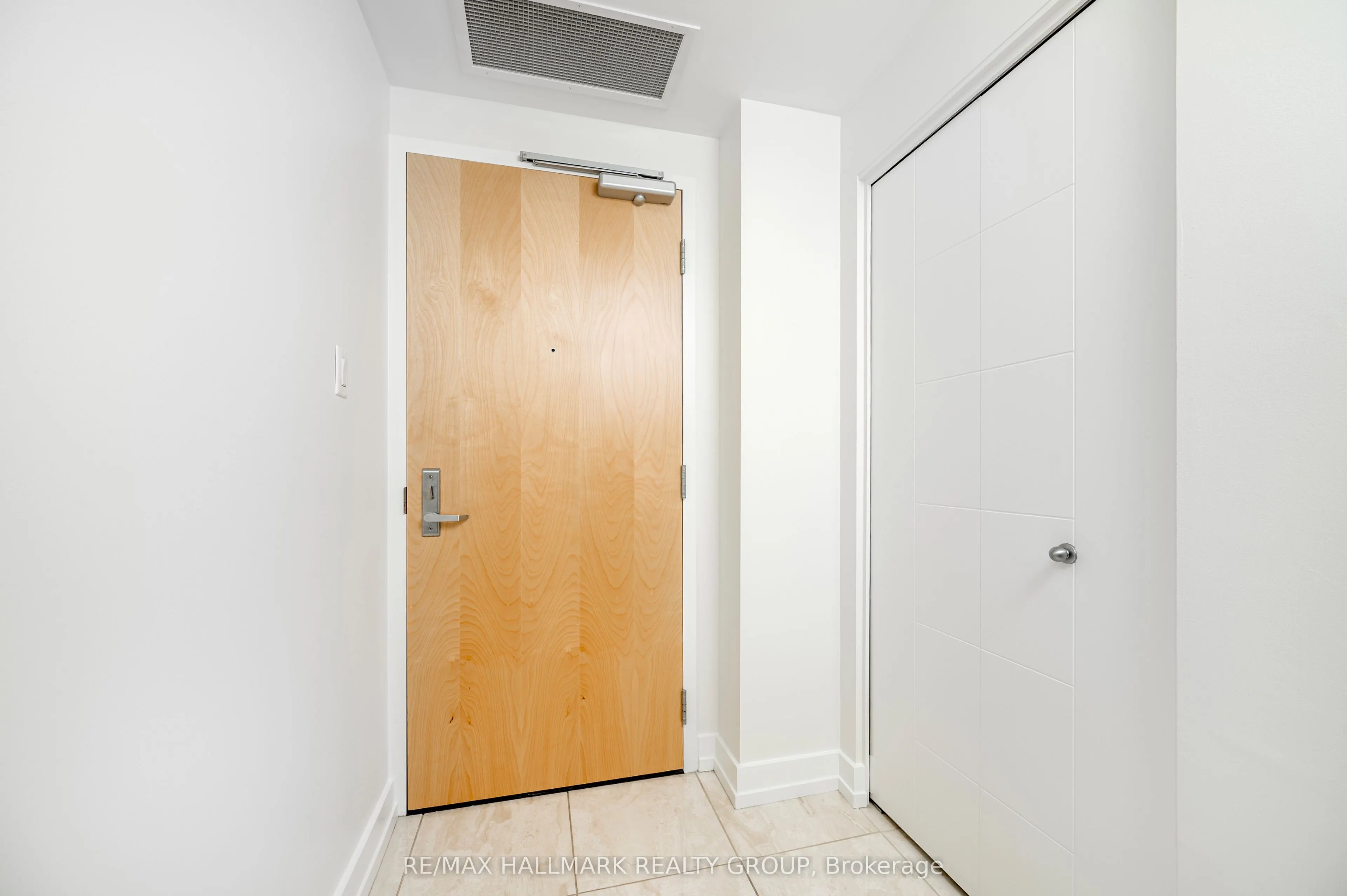 179 Metcalfe Street, #1904