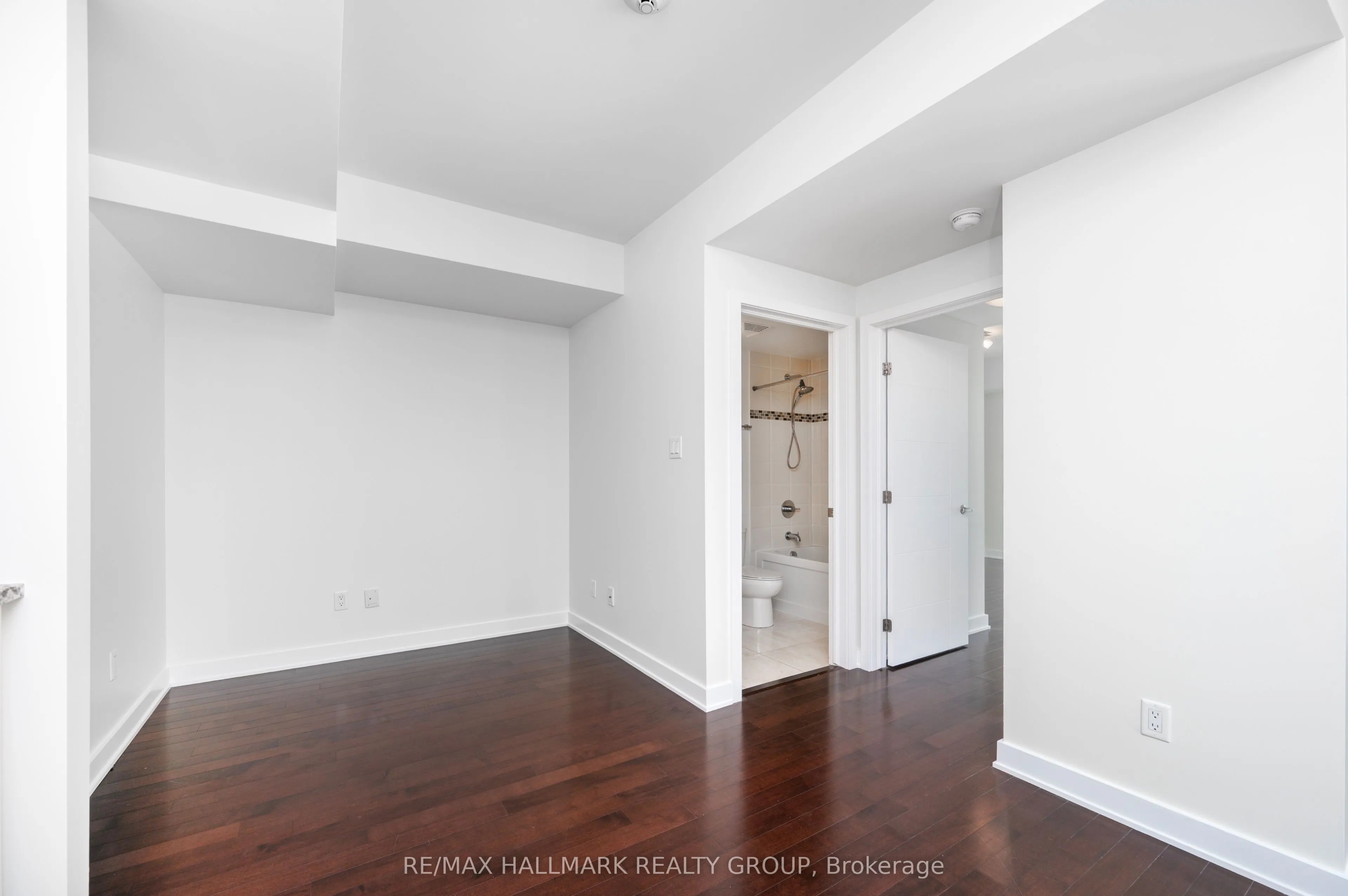 179 Metcalfe Street, #1904