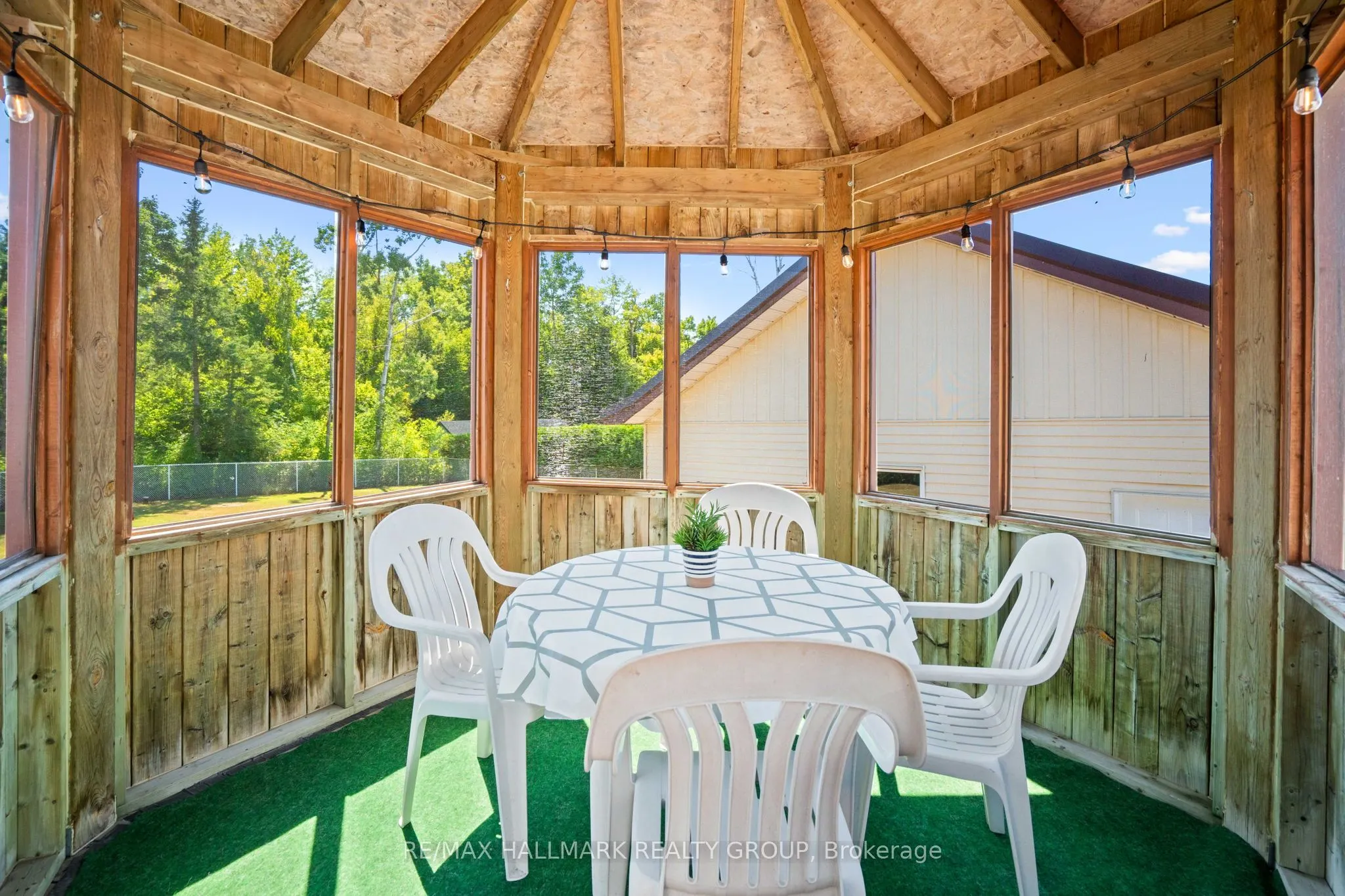 840 Du Golf Road