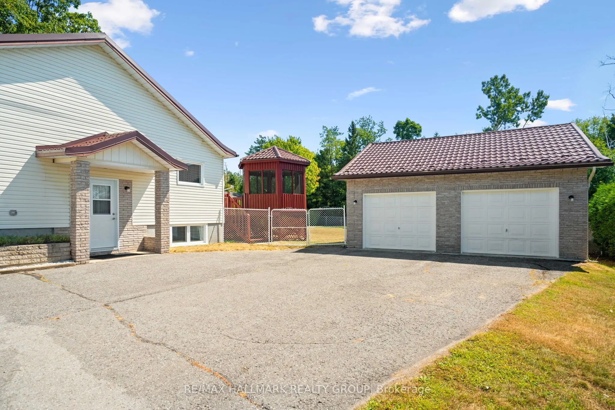 840 Du Golf Road