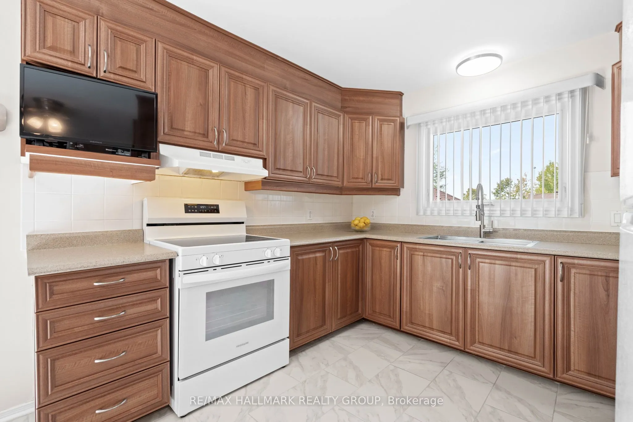 840 Du Golf Road