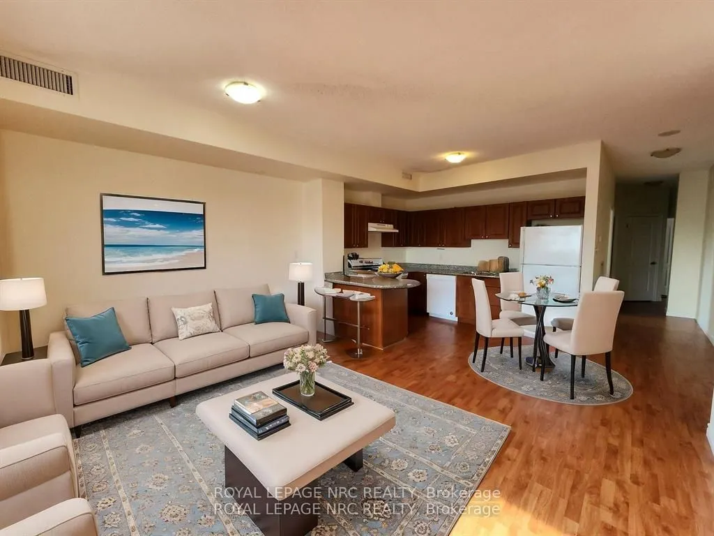 135 JAMES Street S, #812