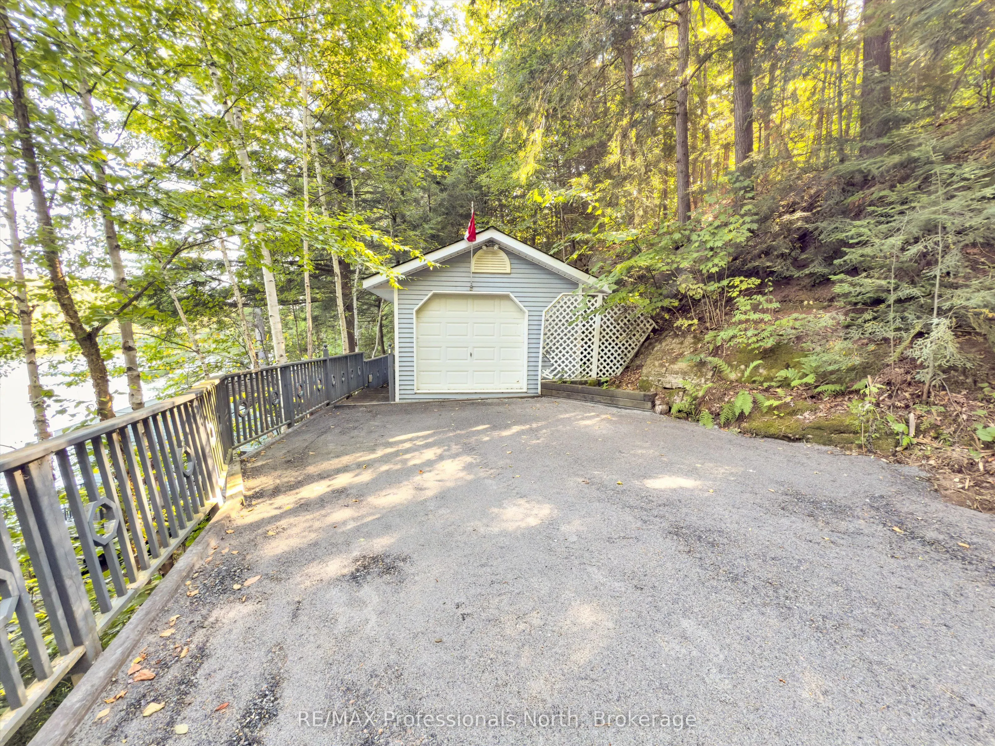 1014 Twilight Close Court