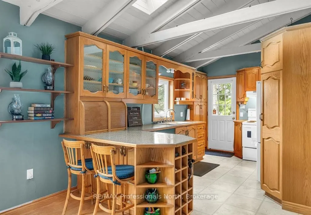 1014 Twilight Close Court