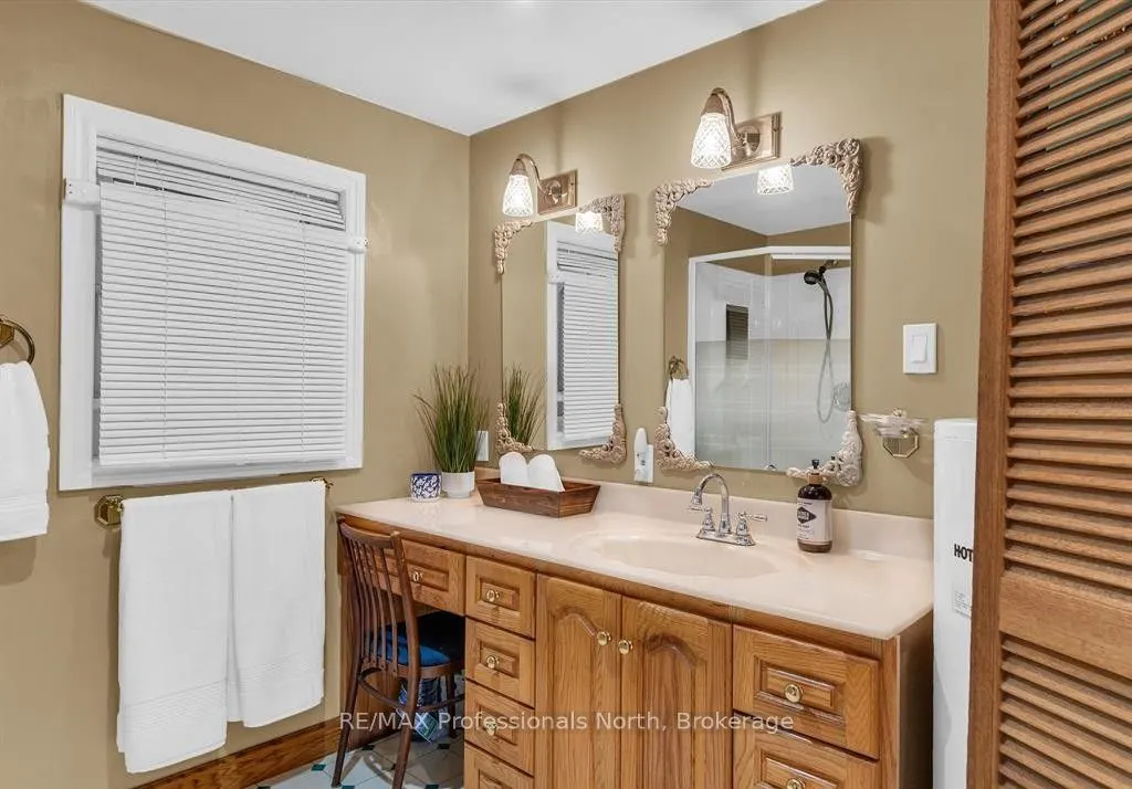 1014 Twilight Close Court