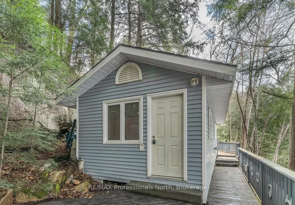 1014 Twilight Close Court