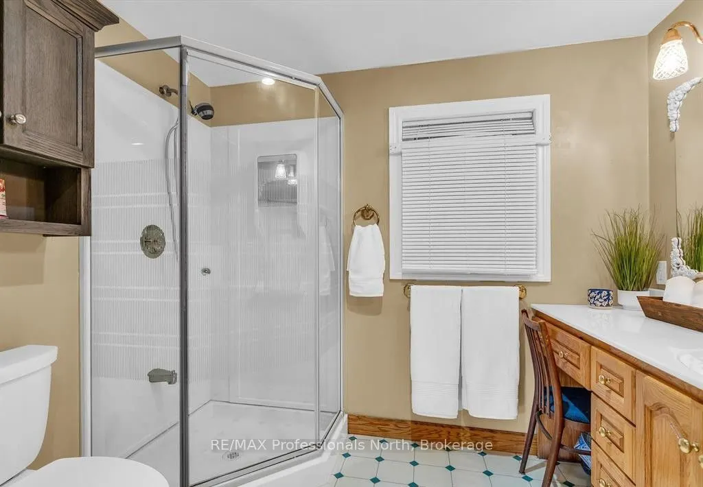 1014 Twilight Close Court