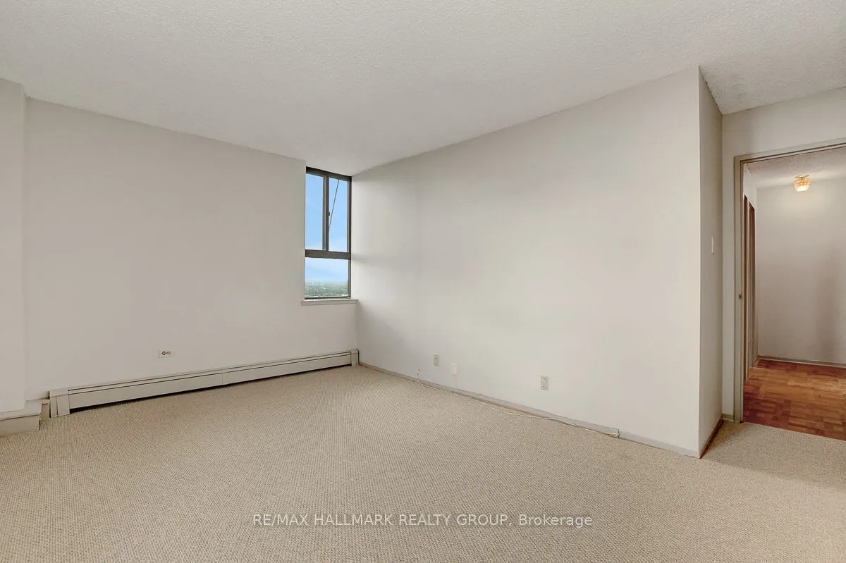 505 St Laurent Boulevard, #1902