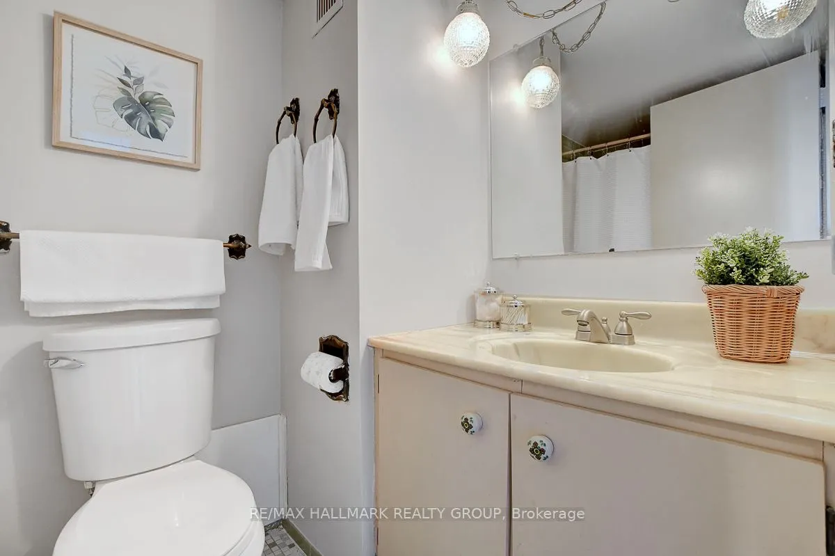 505 St Laurent Boulevard, #1902