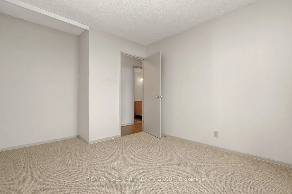 505 St Laurent Boulevard, #1902