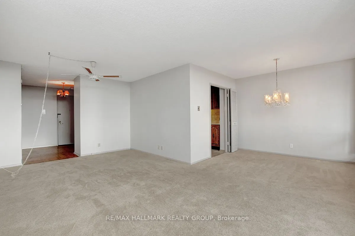 505 St Laurent Boulevard, #1902