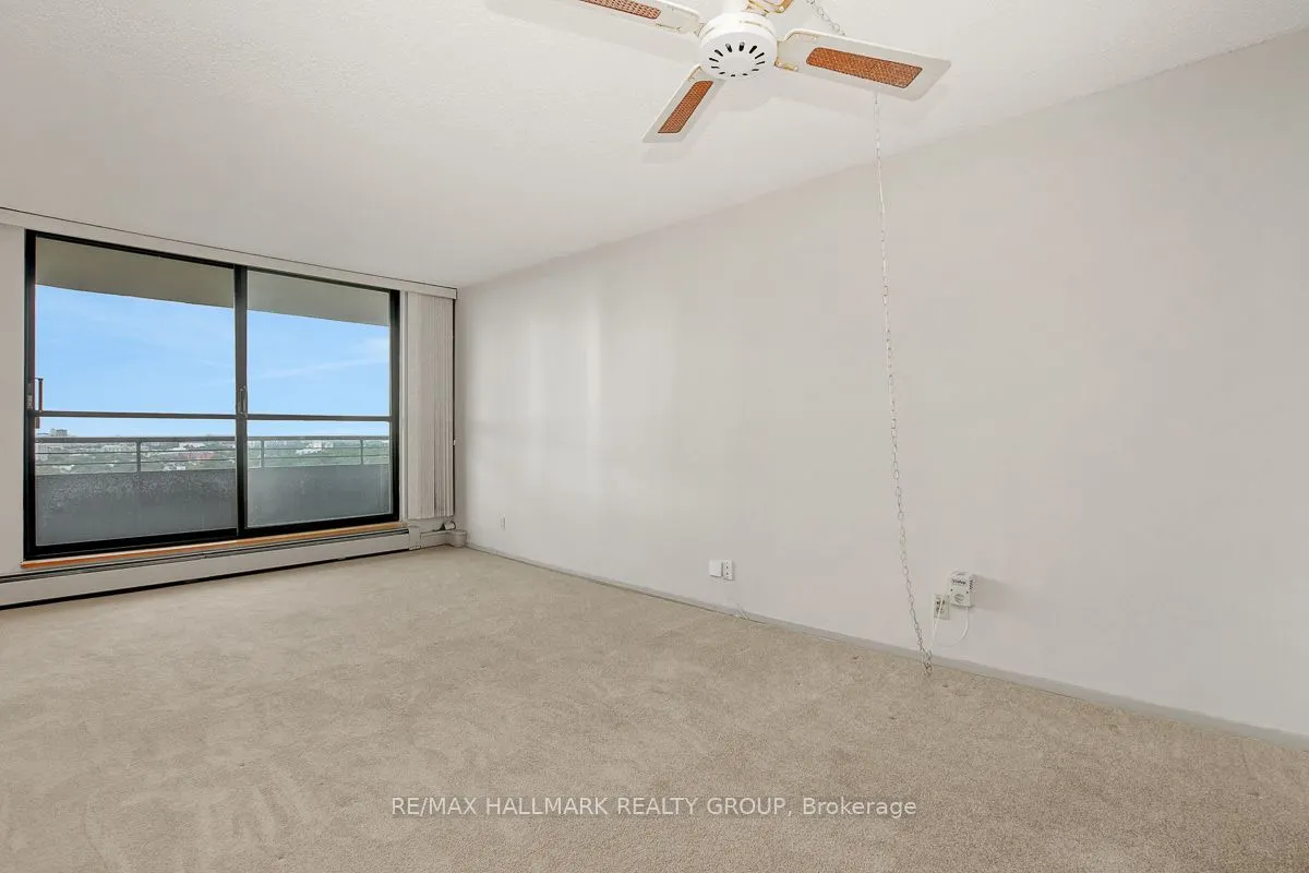 505 St Laurent Boulevard, #1902