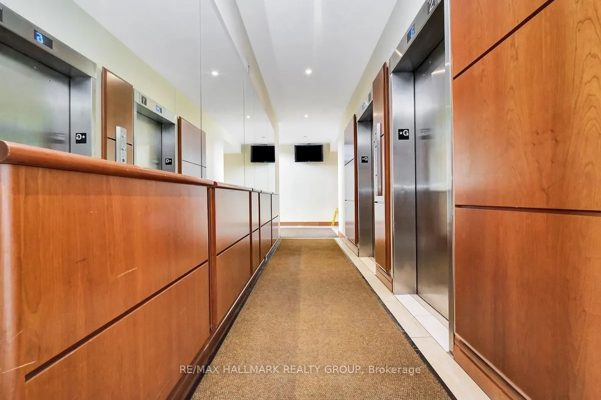 505 St Laurent Boulevard, #1902