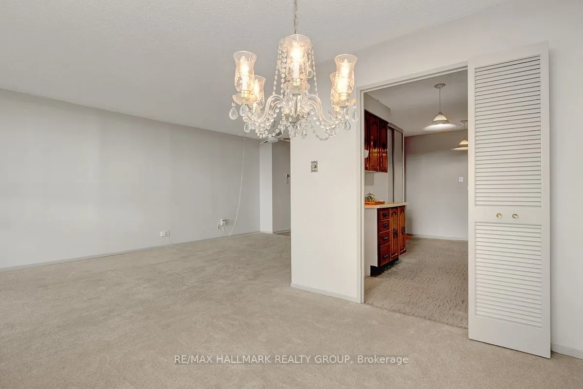 505 St Laurent Boulevard, #1902