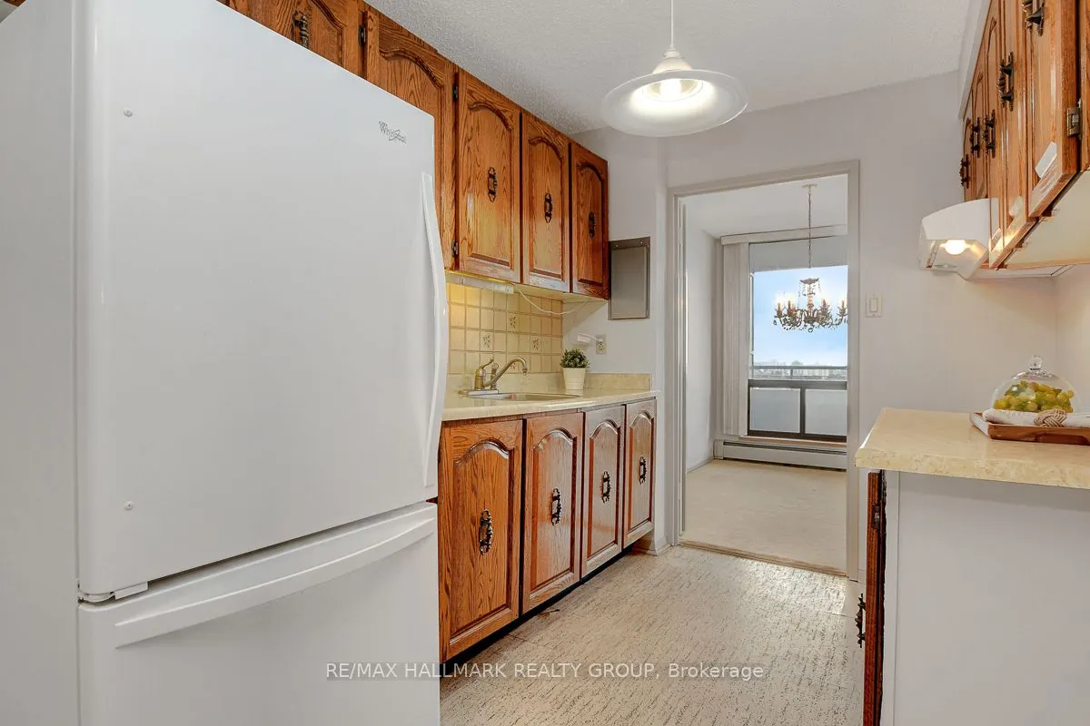 505 St Laurent Boulevard, #1902