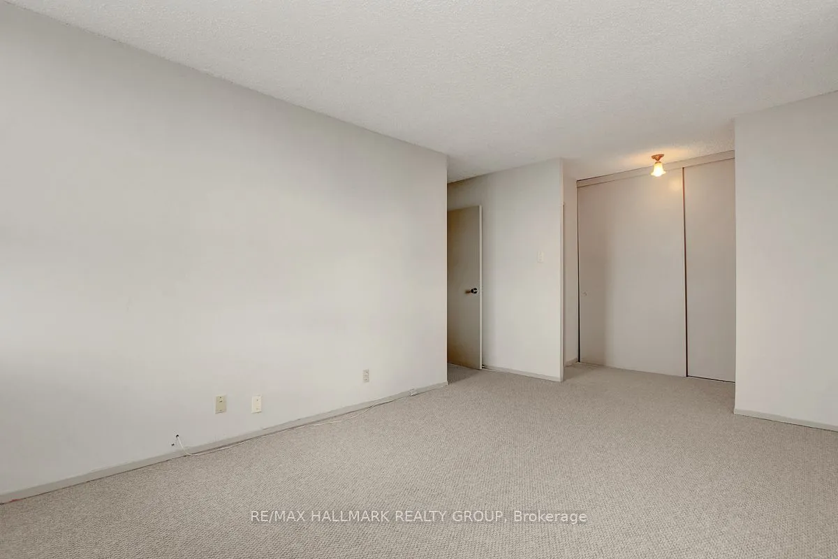 505 St Laurent Boulevard, #1902