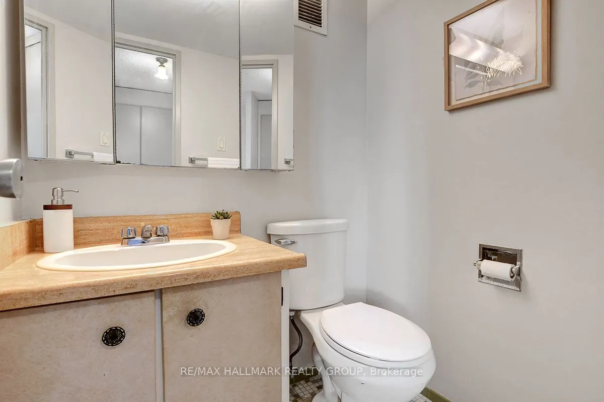 505 St Laurent Boulevard, #1902