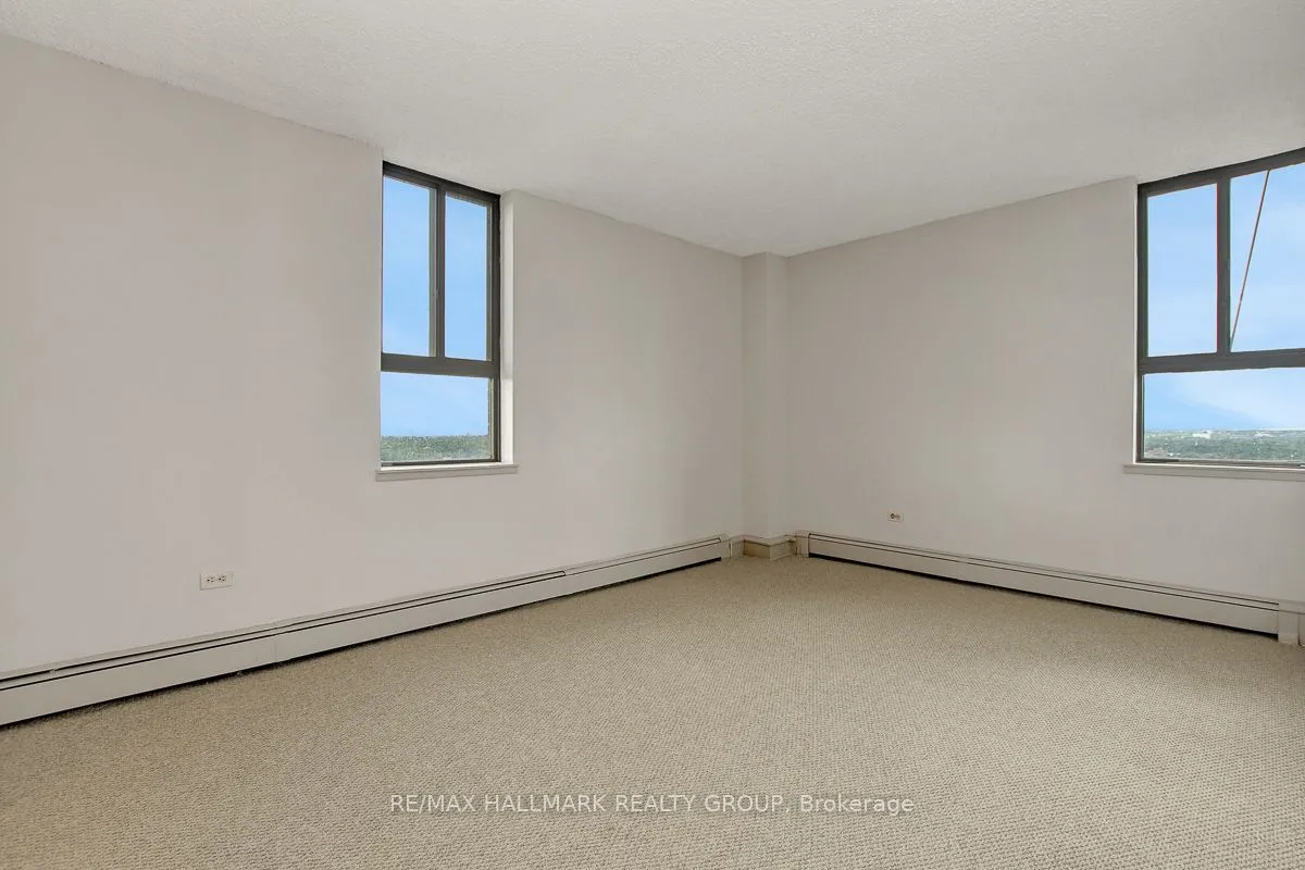 505 St Laurent Boulevard, #1902