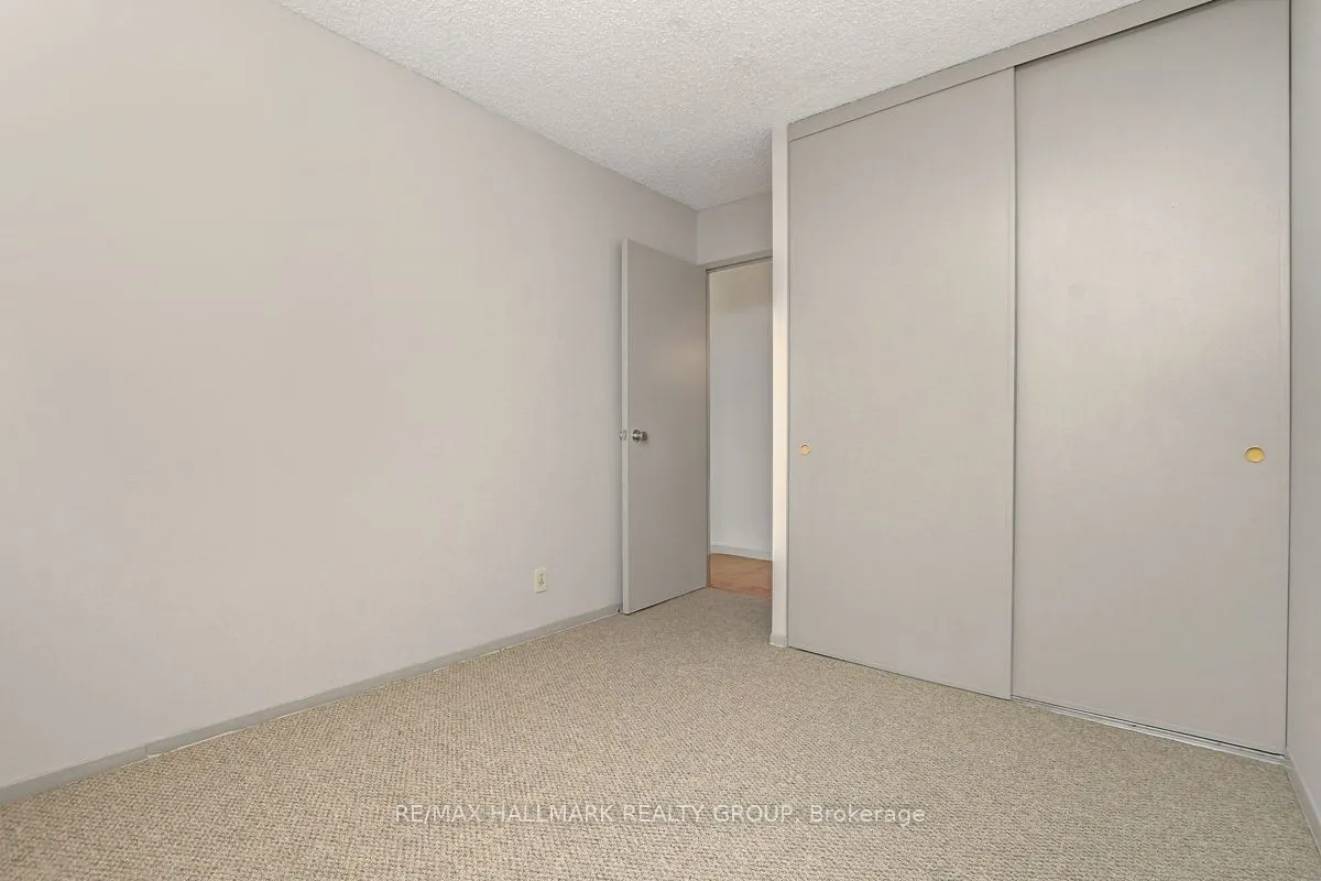 505 St Laurent Boulevard, #1902