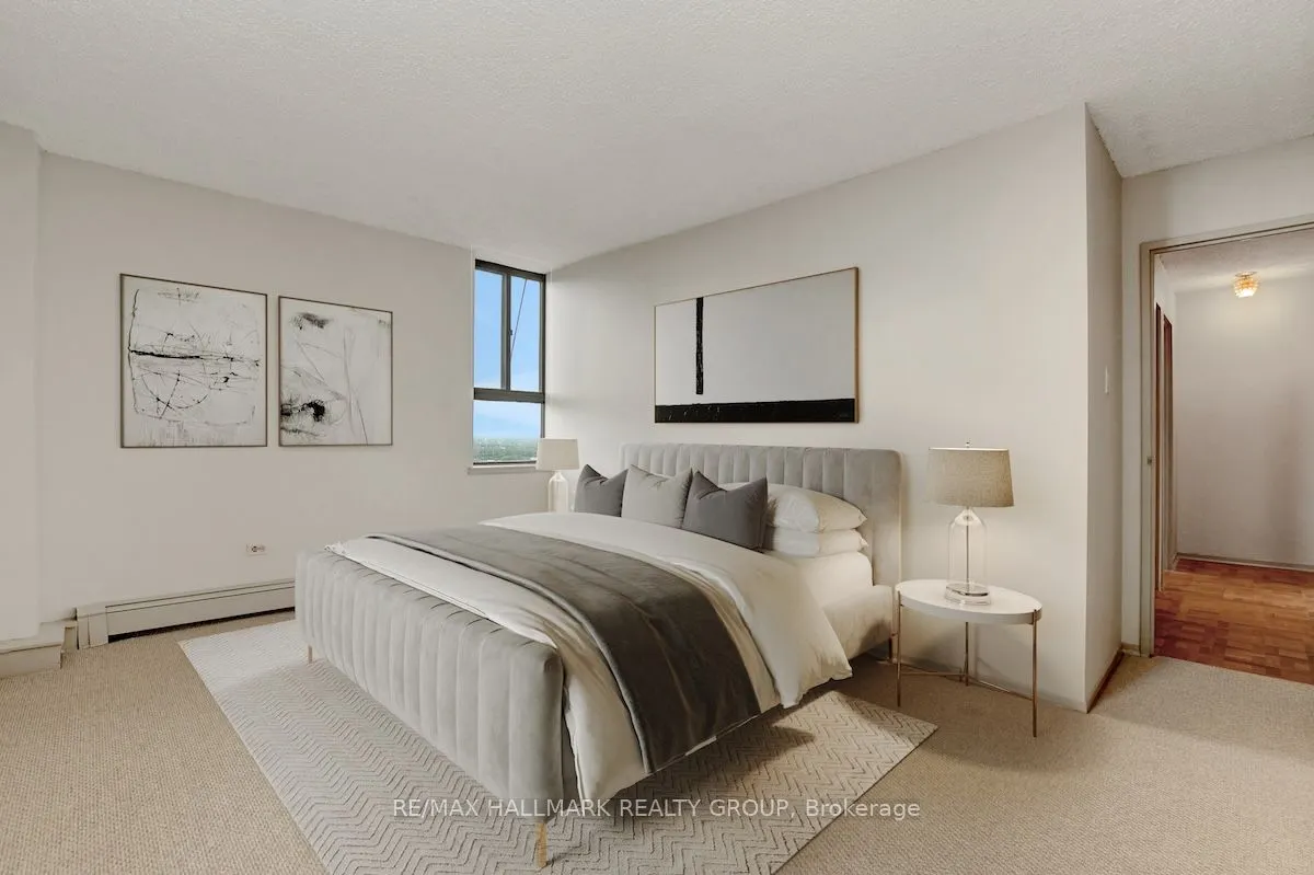 505 St Laurent Boulevard, #1902