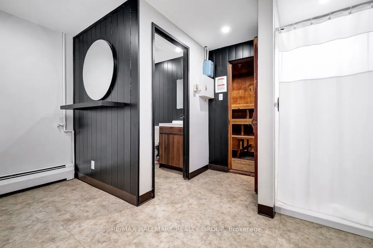 505 St Laurent Boulevard, #1902