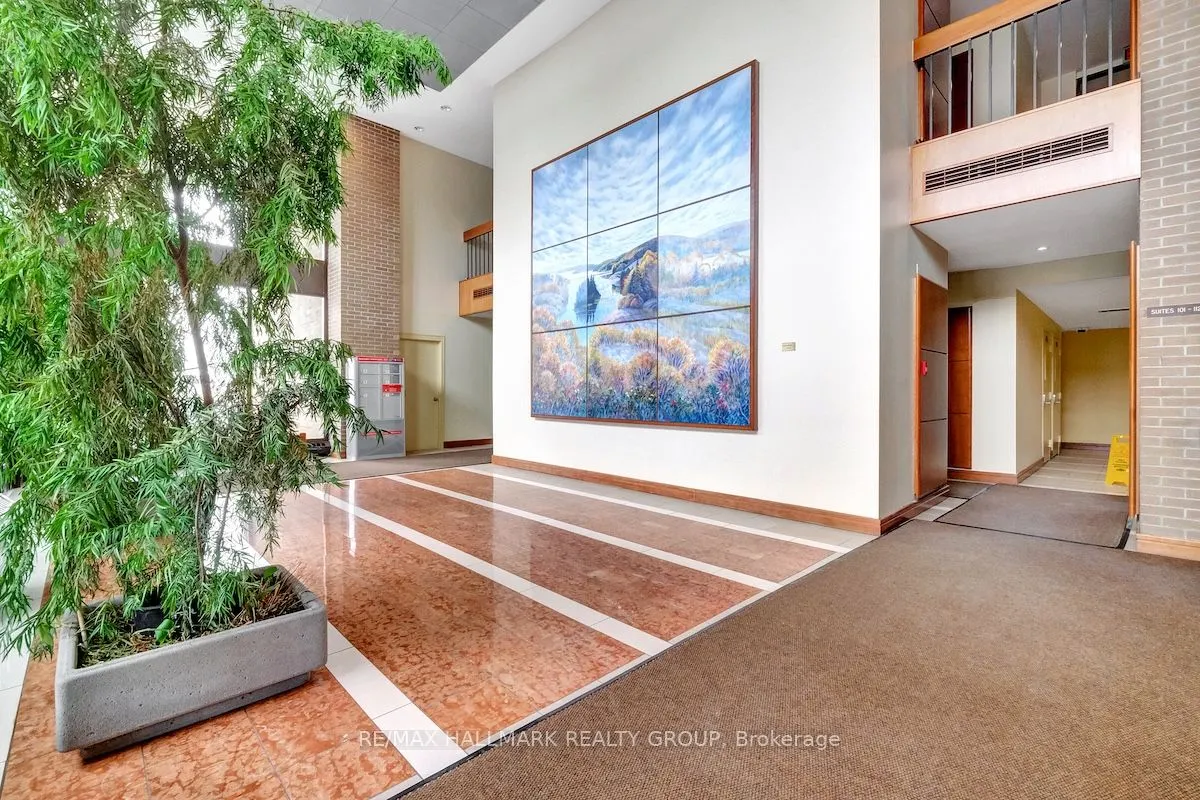 505 St Laurent Boulevard, #1902
